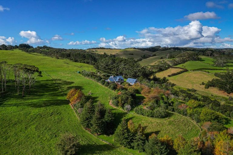 Photo of property in 487 Kanohi Road, Kaukapakapa, 0873