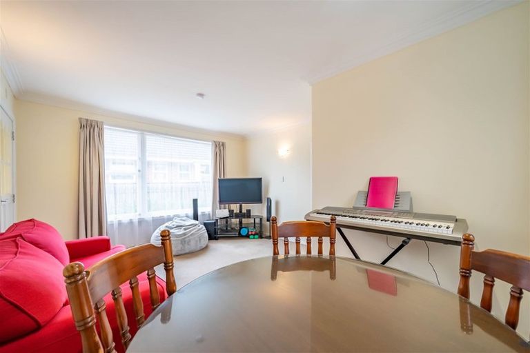 Photo of property in 7b Deller Grove, Silverstream, Upper Hutt, 5019