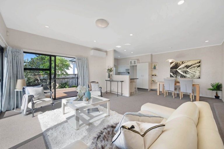 Photo of property in 2/40 Simmental Crescent, Somerville, Auckland, 2014