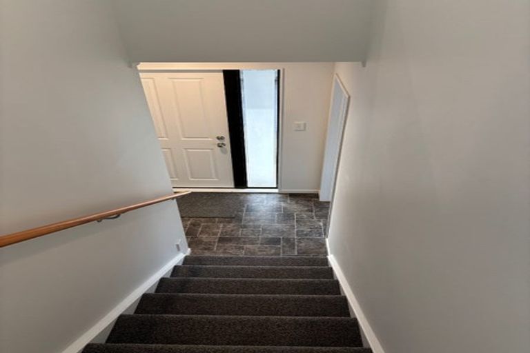 Photo of property in 67a Birkdale Road, Birkdale, Auckland, 0626