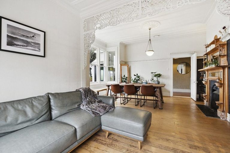 Photo of property in 19 Middleton Road, Kew, Dunedin, 9012