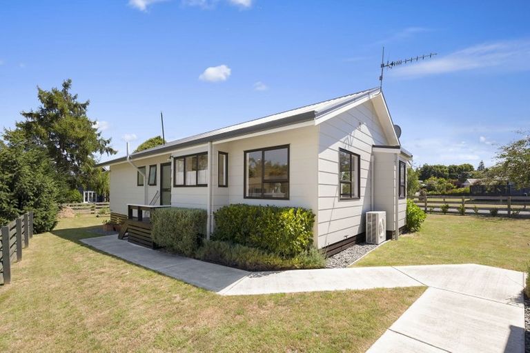 Photo of property in 10 Antonia Place, Kinloch, Taupo, 3377