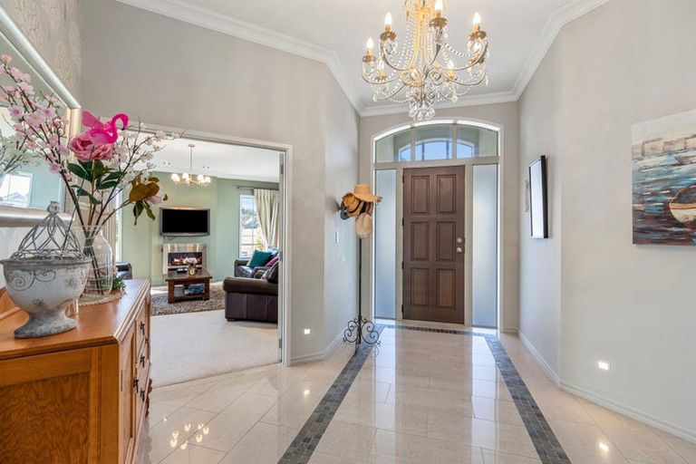 Photo of property in 2 Saratoga Court, Papamoa Beach, Papamoa, 3118