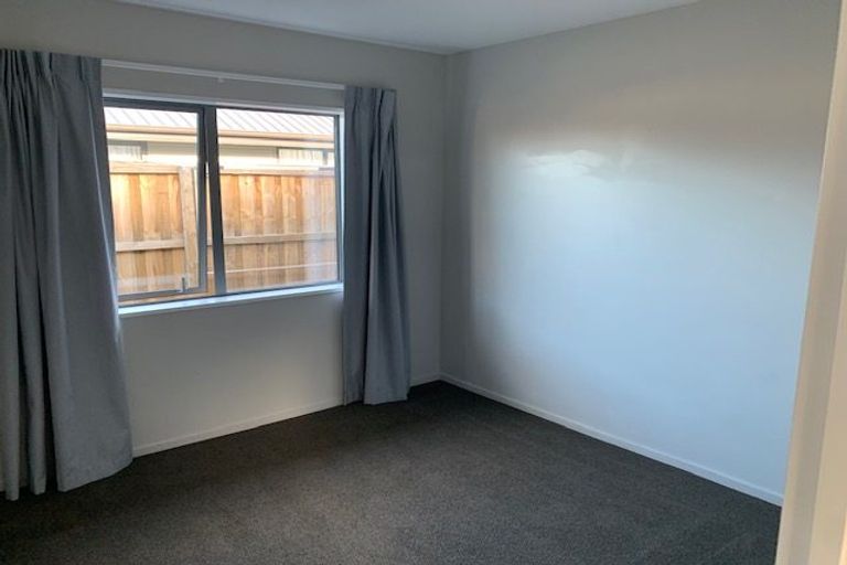 Photo of property in 17 Broadway Parade, Rolleston, 7615