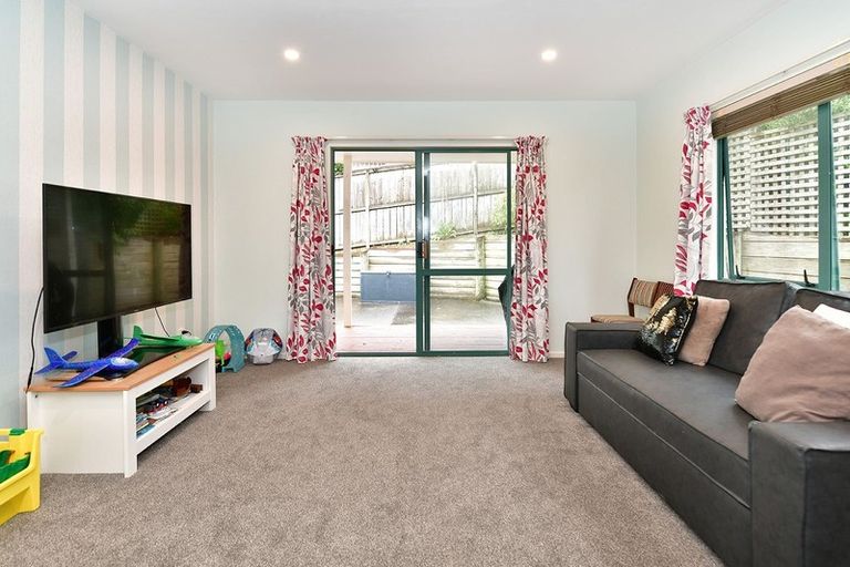 Photo of property in 5 Castaway Place, Gulf Harbour, Whangaparaoa, 0930