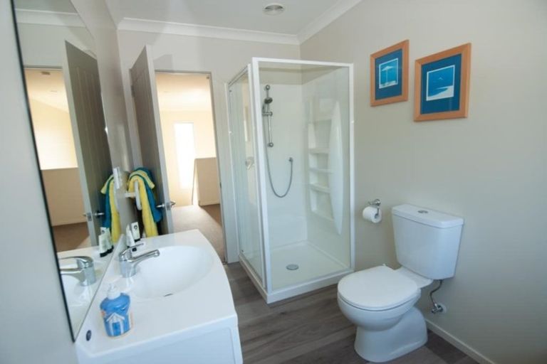 Photo of property in 48 Te Puia Drive, Aotea, Porirua, 5024