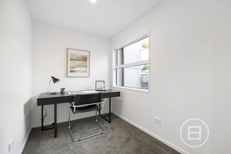 Photo of property in 16 Peregrine Place, Queenstown, 9300