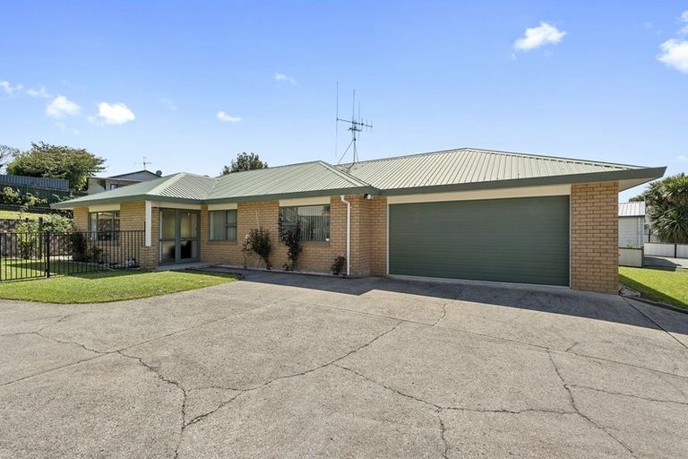 Photo of property in 8 Caulfield Place, Nawton, Hamilton, 3200