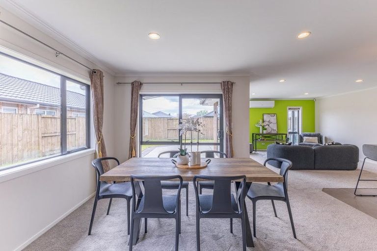 Photo of property in 8 Piwakawaka Court, Rototuna North, Hamilton, 3210