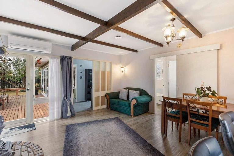 Photo of property in 27 Blanes Road, Weymouth, Auckland, 2103