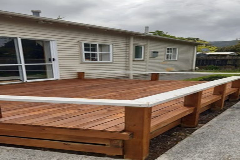 Photo of property in 25a Palmer Crescent, Silverstream, Upper Hutt, 5019