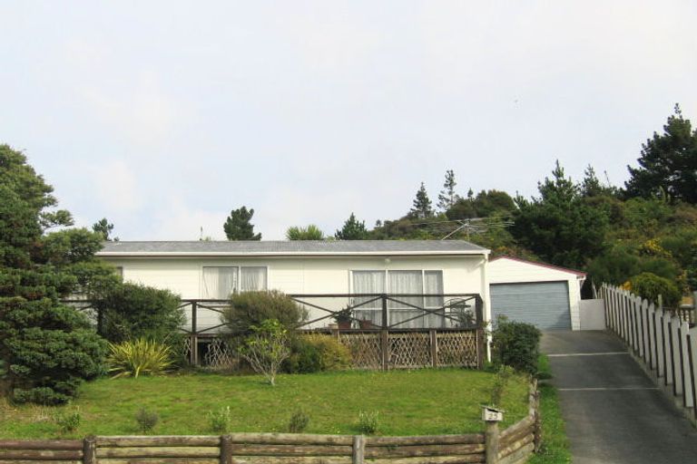 Photo of property in 23 Fenchurch Grove, Stokes Valley, Lower Hutt, 5019