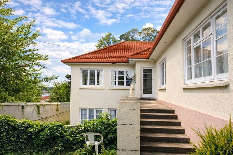 Photo of property in 10 Masters Avenue, Hillcrest, Hamilton, 3216