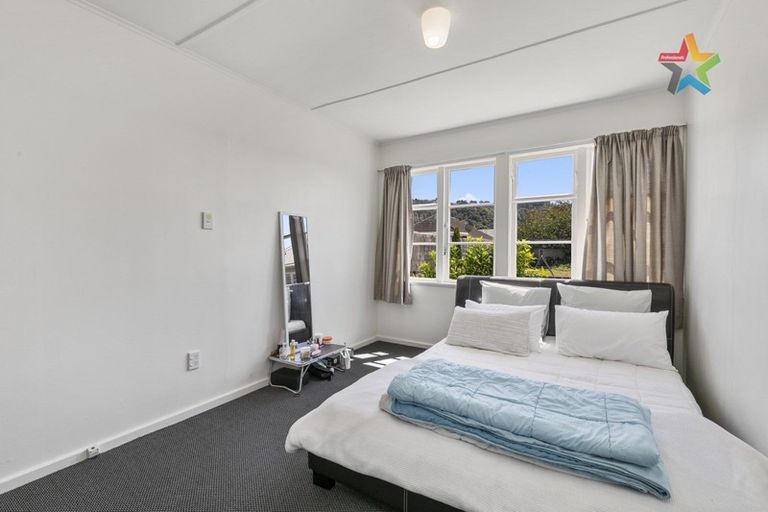 Photo of property in 6 Bryant Grove, Taita, Lower Hutt, 5011