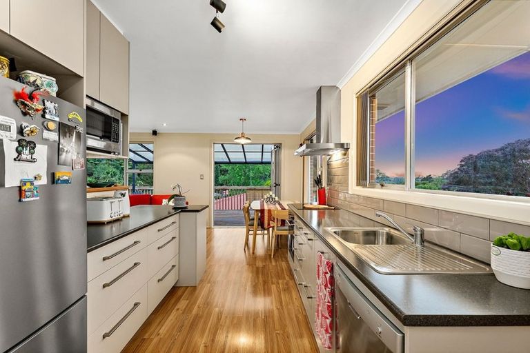 Photo of property in 3 Lowtherhurst Road, Massey, Auckland, 0614