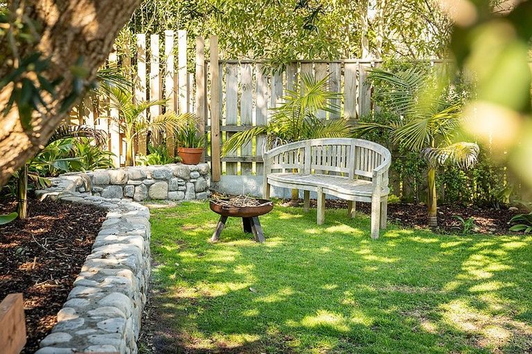 Photo of property in 23 Rangihiroa Street, Waikanae Beach, Waikanae, 5036