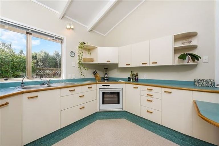 Photo of property in 1/16 Gladys Avenue, Glenfield, Auckland, 0629