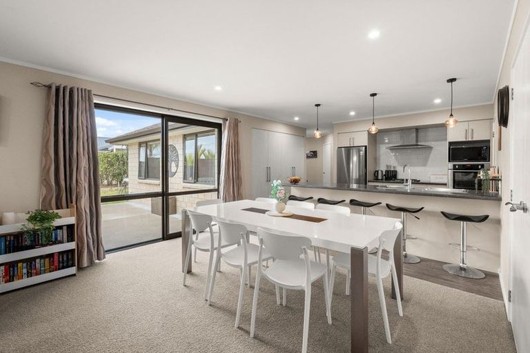 Photo of property in 3 Lakeside Terrace, Omokoroa, 3114