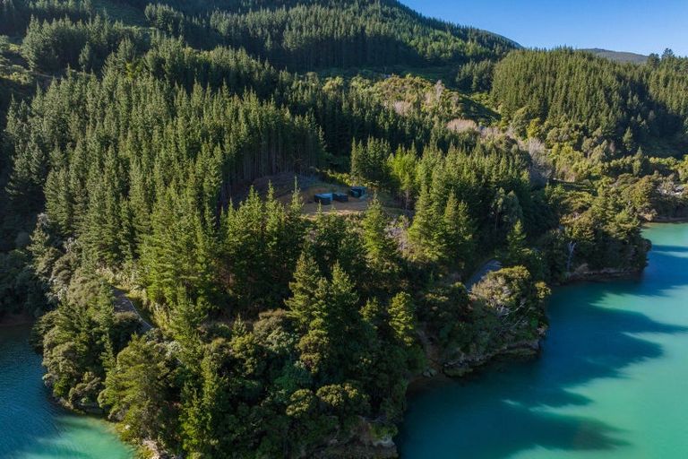 Photo of property in 4954 Kenepuru Road, Ohauparuparu Bay, Picton, 7282