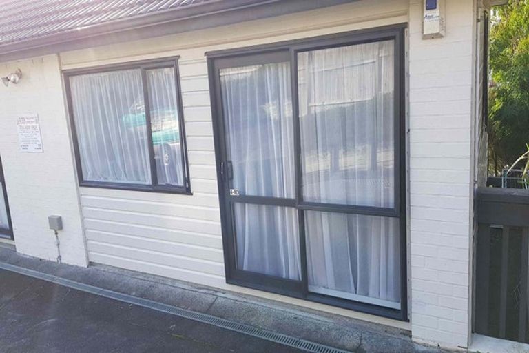 Photo of property in 8c Schnapper Rock Road, Schnapper Rock, Auckland, 0632