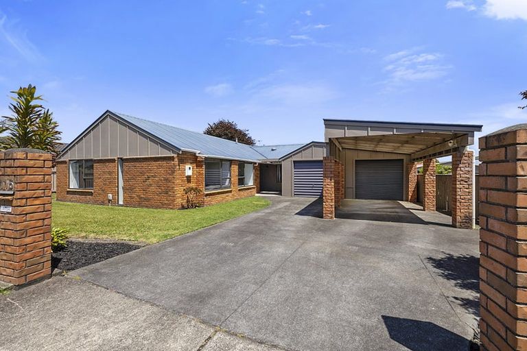 Photo of property in 115 Heta Road, Highlands Park, New Plymouth, 4312