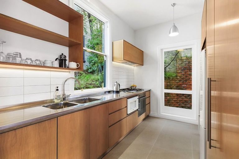 Photo of property in 4 Upton Terrace, Thorndon, Wellington, 6011