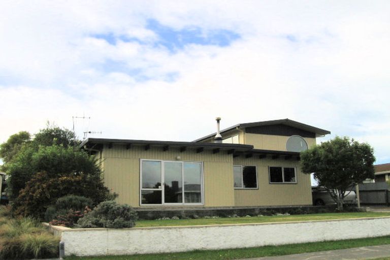 Photo of property in 17 Shortland Street, Tamatea, Napier, 4112