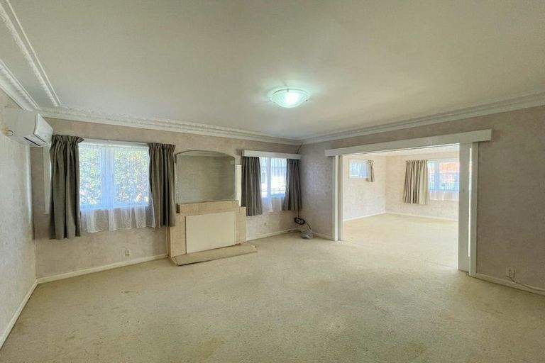 Photo of property in 18 Beaubank Road, Kelston, Auckland, 0602