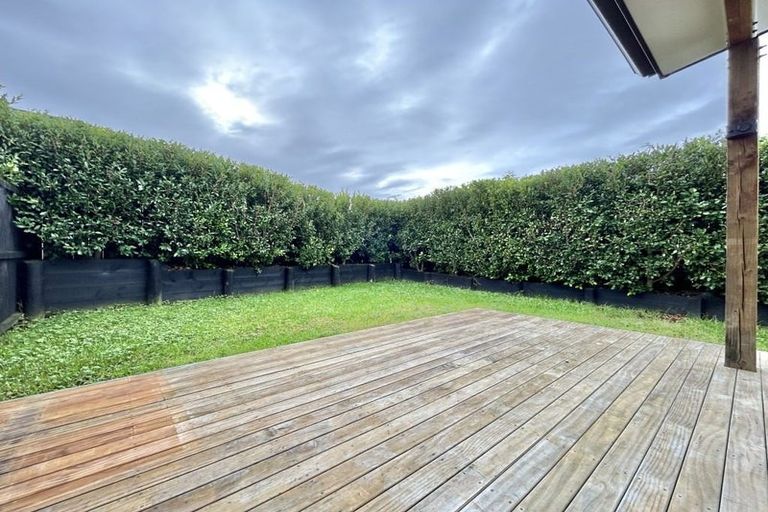 Photo of property in 96e Triangle Road, Massey, Auckland, 0614