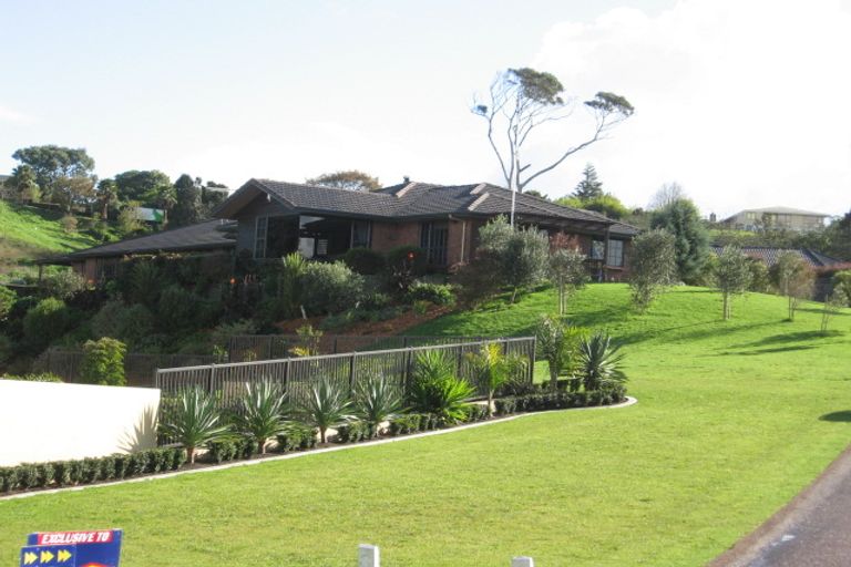 Photo of property in 140 Polo Prince Drive, Alfriston, Auckland, 2105