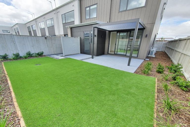 Photo of property in 51 Periko Way, Takanini, 2112