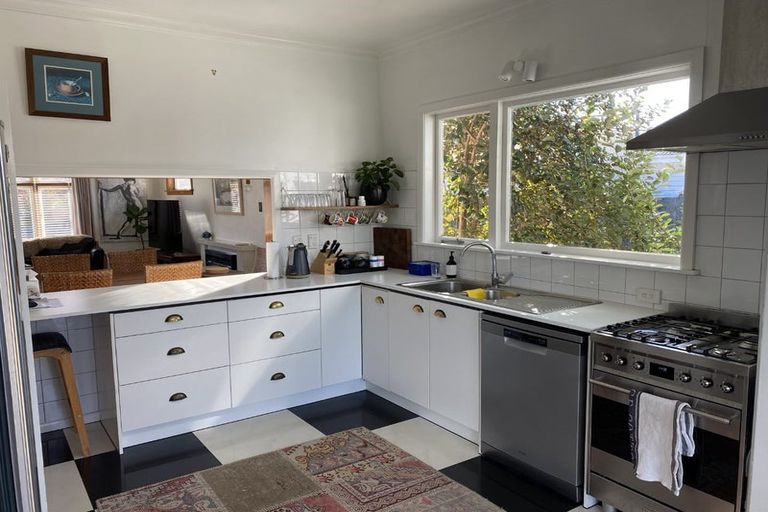 Photo of property in 63 Middle Road, Havelock North, 4130