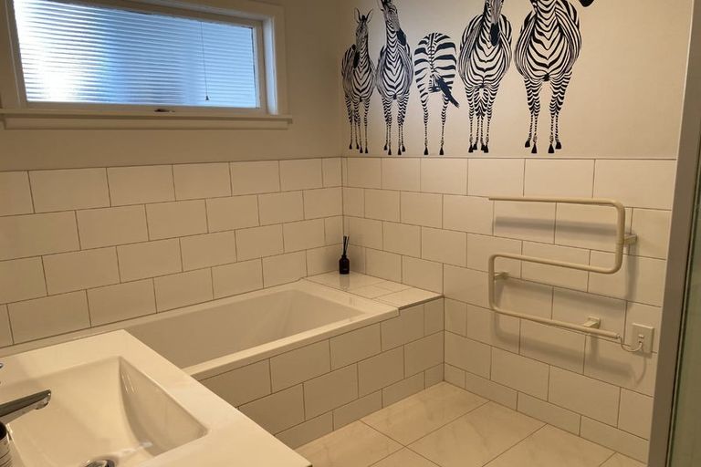 Photo of property in 63 Middle Road, Havelock North, 4130