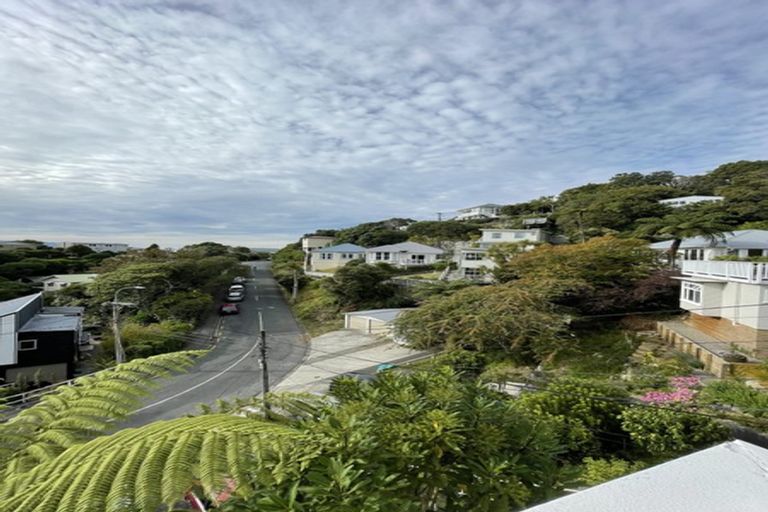 Photo of property in 2/12 Norna Crescent, Kelburn, Wellington, 6012