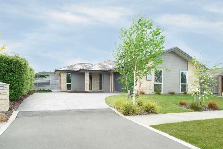 Photo of property in 21 Faringdon Boulevard, Rolleston, 7615