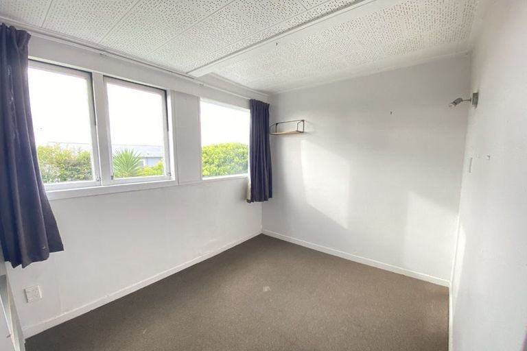 Photo of property in 24 Tiri Tiri Road, Birkdale, Auckland, 0626