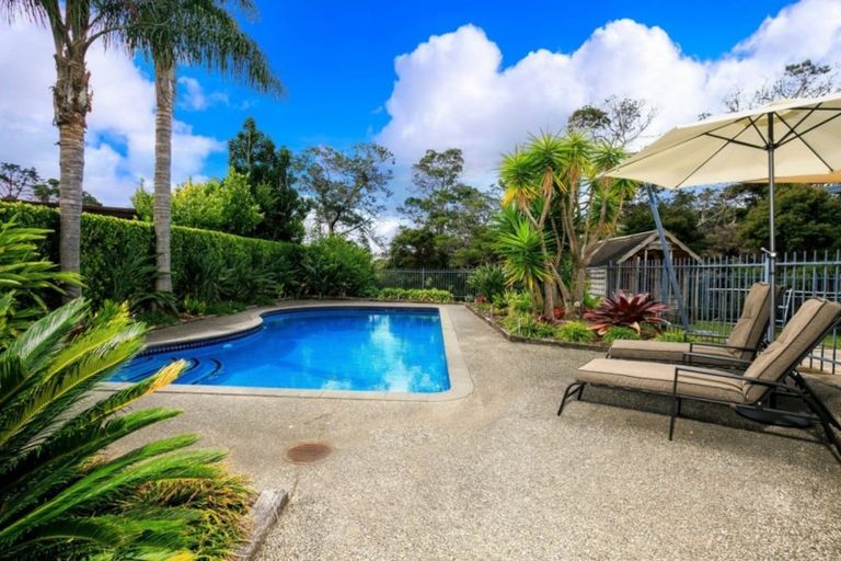 Photo of property in 12 Samuel Cross Place, Greenhithe, Auckland, 0632