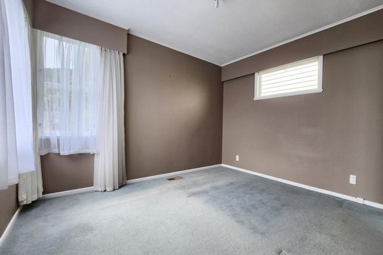 Photo of property in 10 Oriel Avenue, Tawa, Wellington, 5028