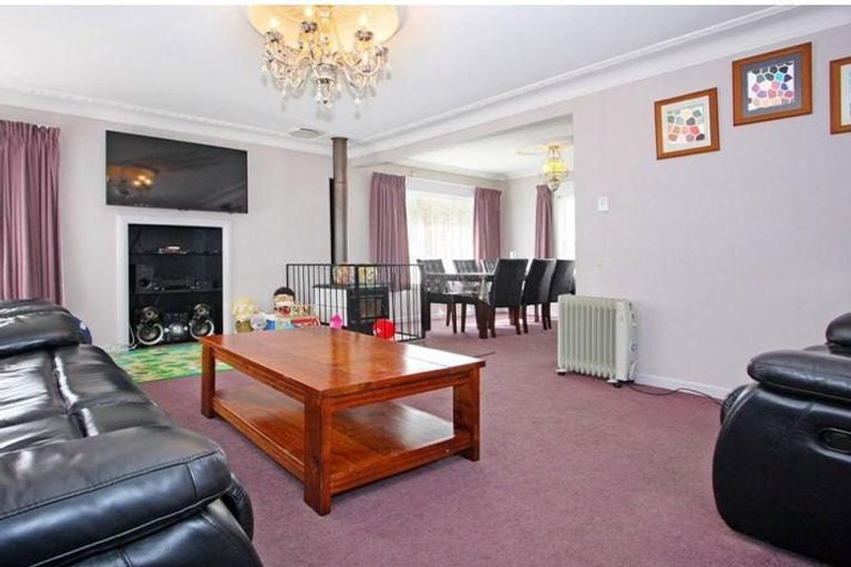 Photo of property in 10 Sunnyside Crescent, Papatoetoe, Auckland, 2025