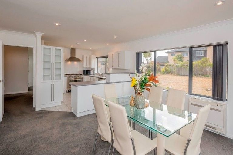 Photo of property in 62 The Drive, Paraparaumu Beach, Paraparaumu, 5032