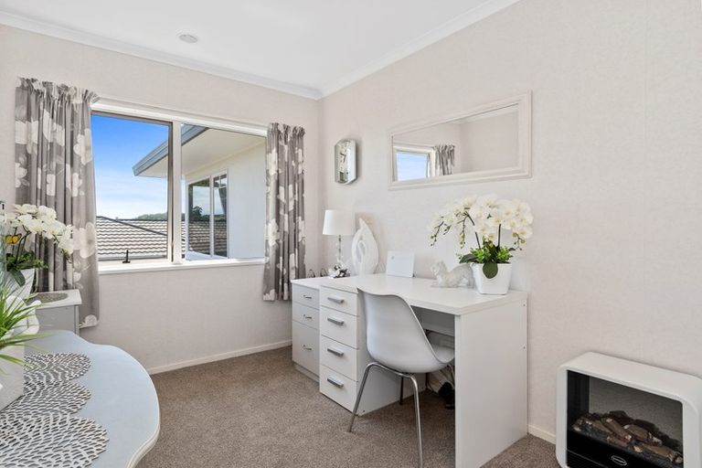 Photo of property in 15 Village Park Drive, Welcome Bay, Tauranga, 3112
