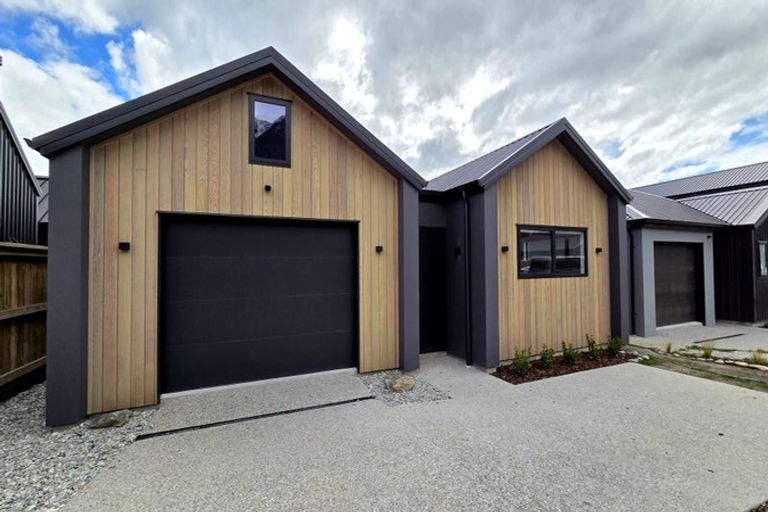 Photo of property in 62 Perendale Road, Jacks Point, 9371