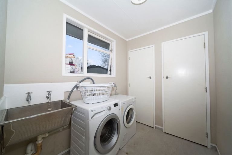 Photo of property in 25 Kamahi Avenue, Hawera, 4610