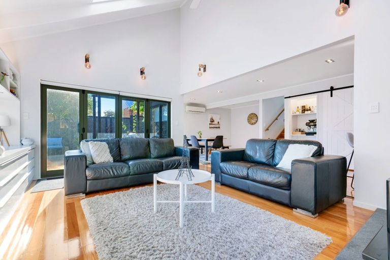 Photo of property in 128a Mellons Bay Road, Mellons Bay, Auckland, 2014