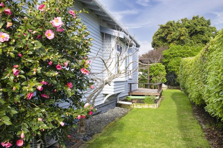 Photo of property in 2 Todd Street, Napier South, Napier, 4110