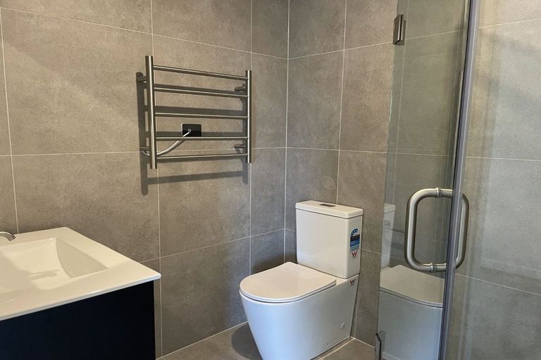 Photo of property in 2/9 Kamaka Road, Mangere Bridge, Auckland, 2022