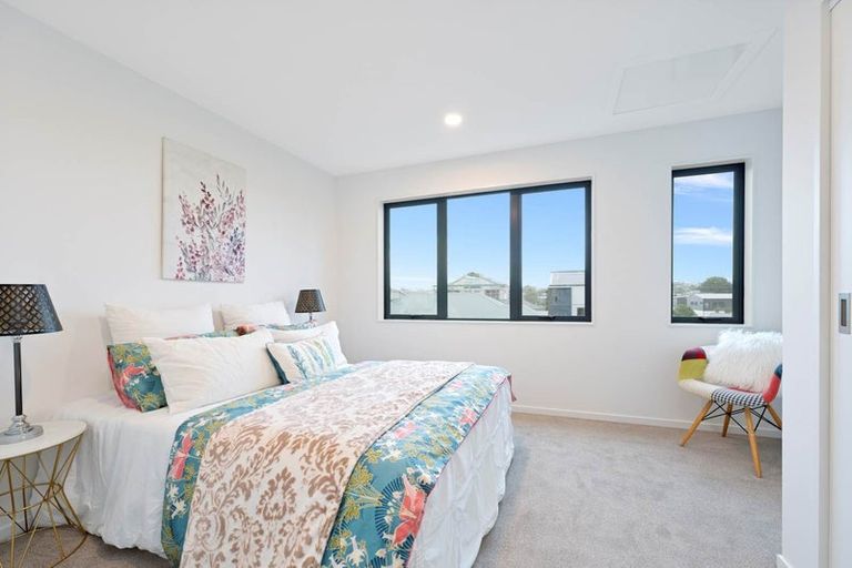 Photo of property in 4/11 Hereford Street, Te Atatu Peninsula, Auckland, 0610