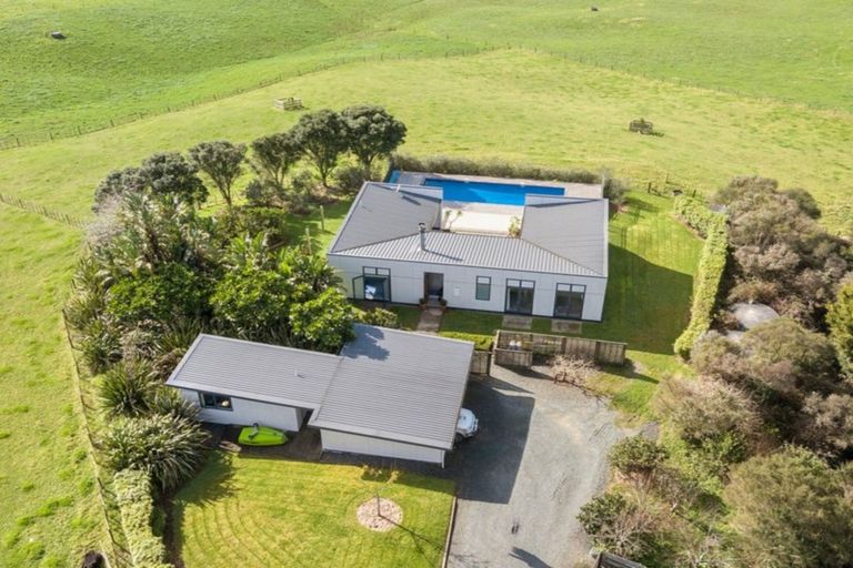 Photo of property in 200 Waiteitei Road, Wellsford, 0974