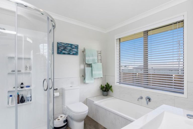 Photo of property in 89 Bert Wall Drive, Omokoroa, 3114