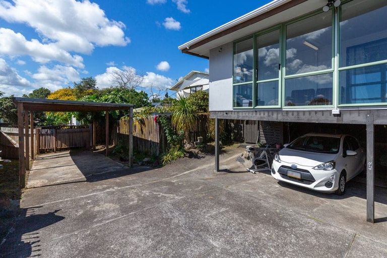 Photo of property in 2/10 Nearco Street, Randwick Park, Auckland, 2105